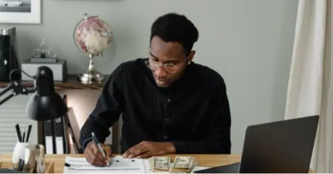 Thoughtful-Insights-Thoughtful-Advisors-12-03-2025_09_41_PM