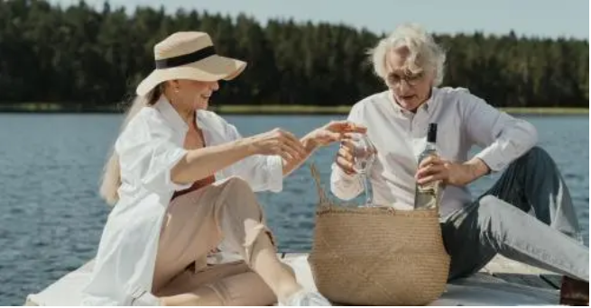 Thoughtful-Insights-Thoughtful-Advisors-12-03-2025_09_48_PM