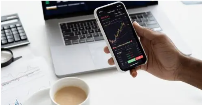 Thoughtful-Insights-Thoughtful-Advisors-12-04-2025_06_42_PM